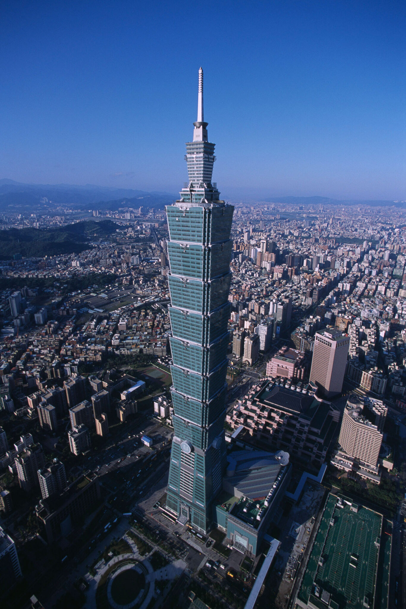 Taipei 101 - World's Tallest Towers
