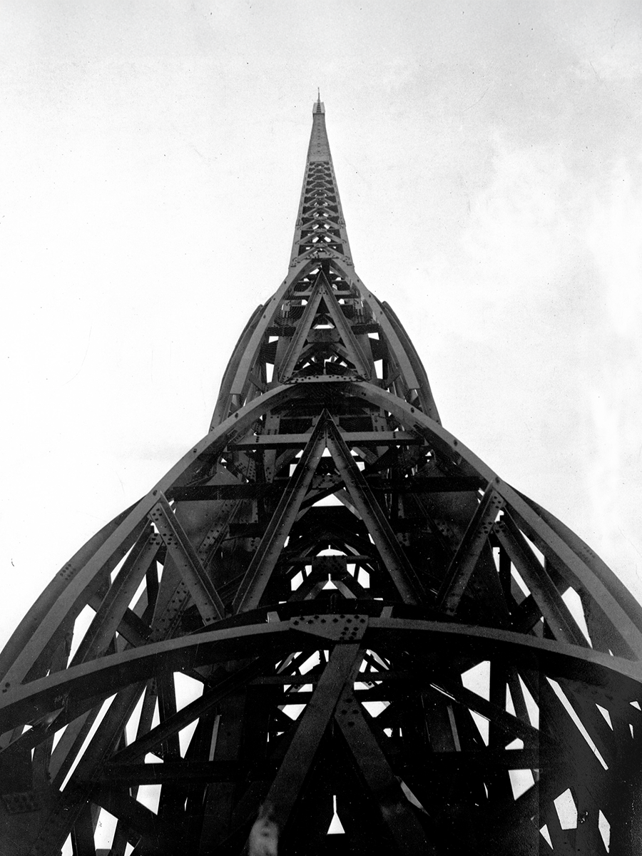 Lattice-steel framework of the spire and needle of the Chrysler Building, November 1929. Courtesy David Stravitz.