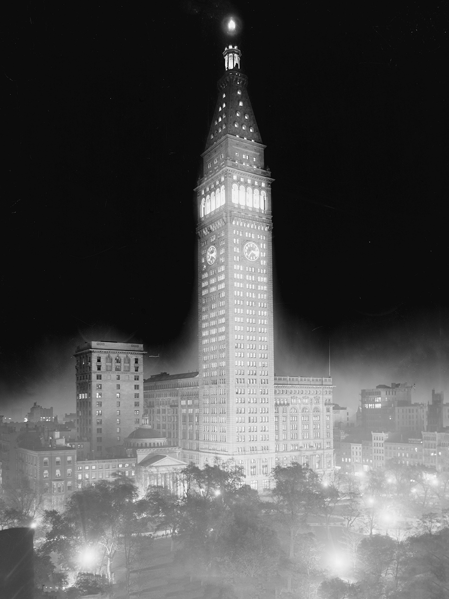 Metropolitan Insurance Building at Night, Madison Square, New York. c.1913, Detroit Publishing Co., Library of Congress.