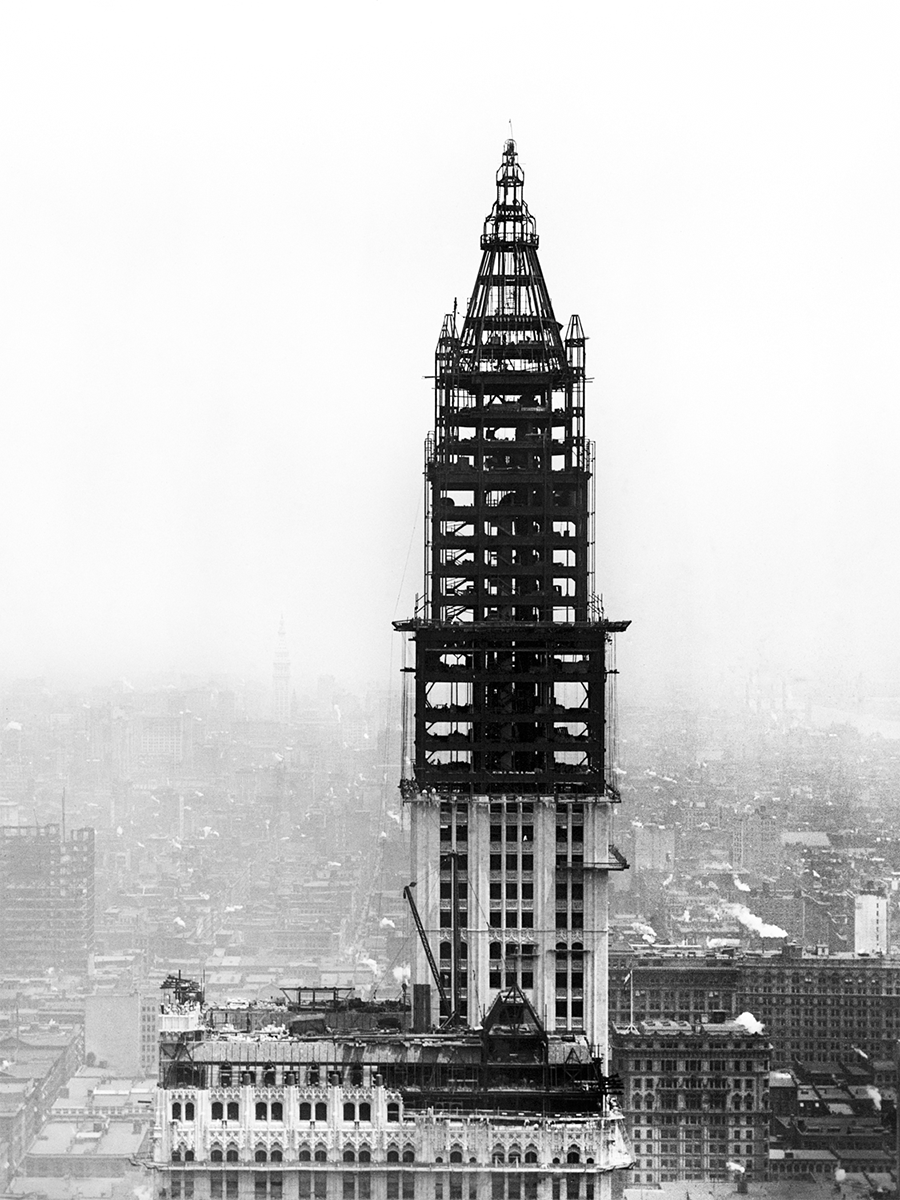 Detail of the steel skeleton under construction, 1912.
Photograph by Bain News Service, Library of Congress.