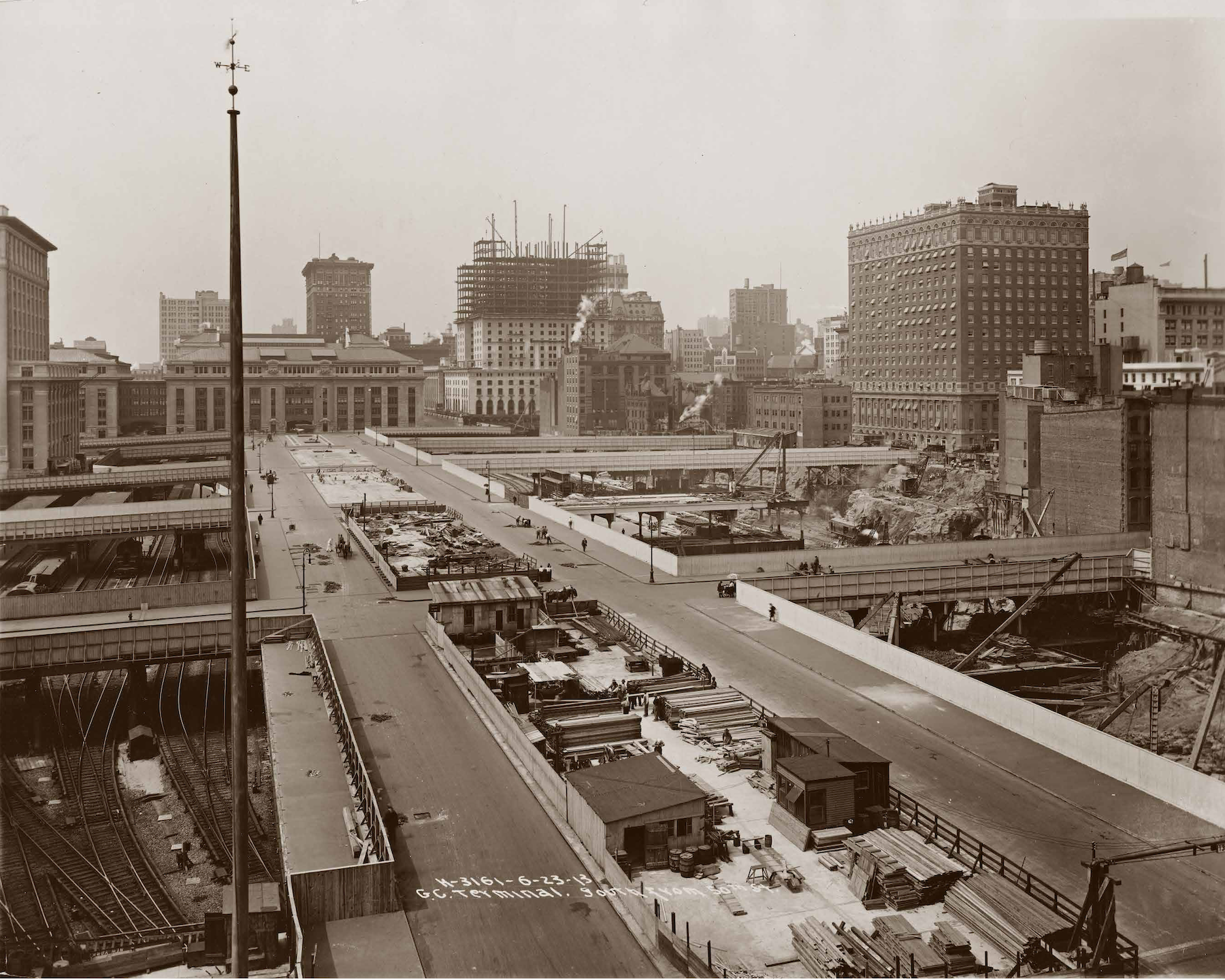 Park Ave Press Release 6_Avery_NW Frame 12_20x16_CMYK_300ppi copy